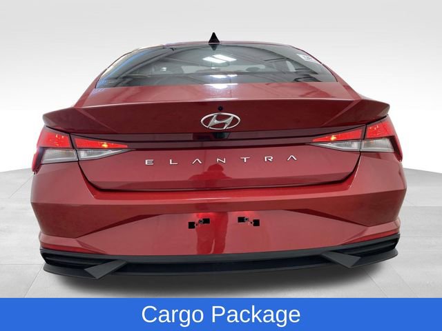 Used 2023 Hyundai Elantra SEL w/ Convenience Package image 3