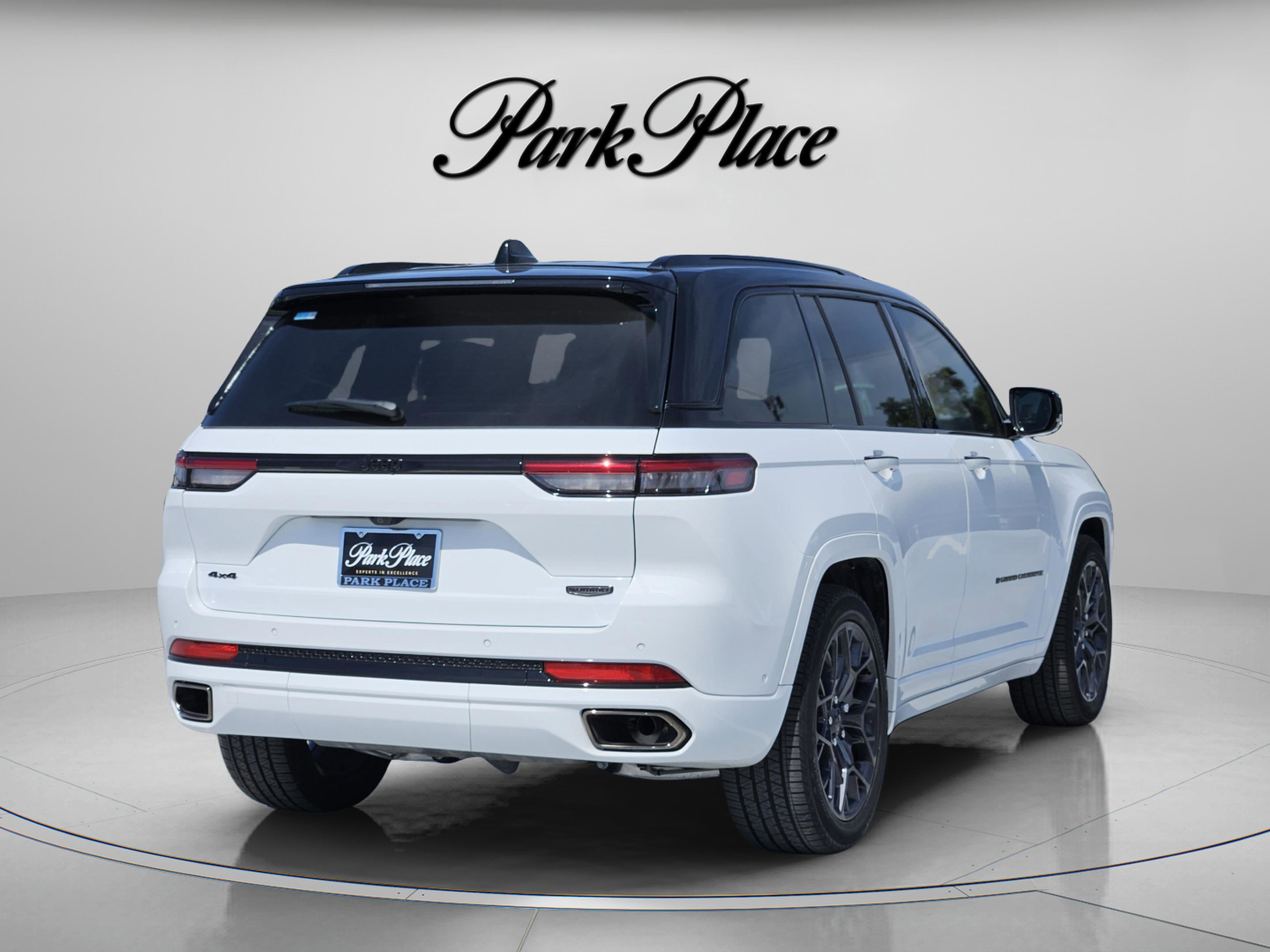 Used 2025 Jeep Grand Cherokee Summit AWD/4WD image 6