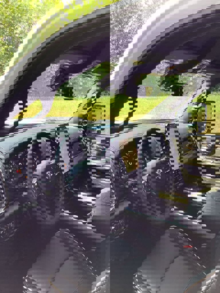 New 2025 RAM 2500 Laramie image 32