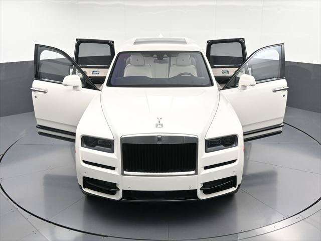 Certified 2022 Rolls-Royce Cullinan w/ Dark Exterior Package AWD/4WD image 38