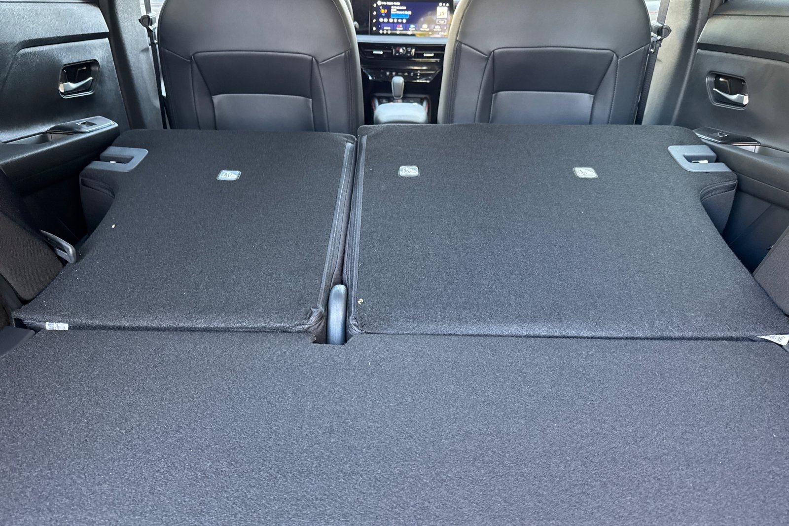 New 2026 Nissan Kicks SR image 12