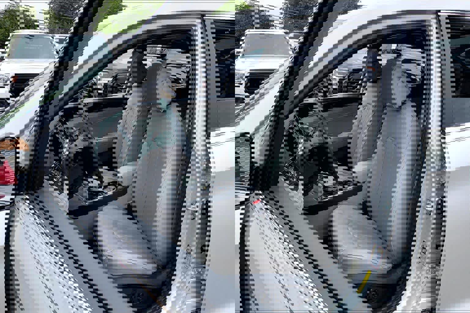 Used 2017 Hyundai Sonata Limited w/ Ultimate Package 04 FWD image 8