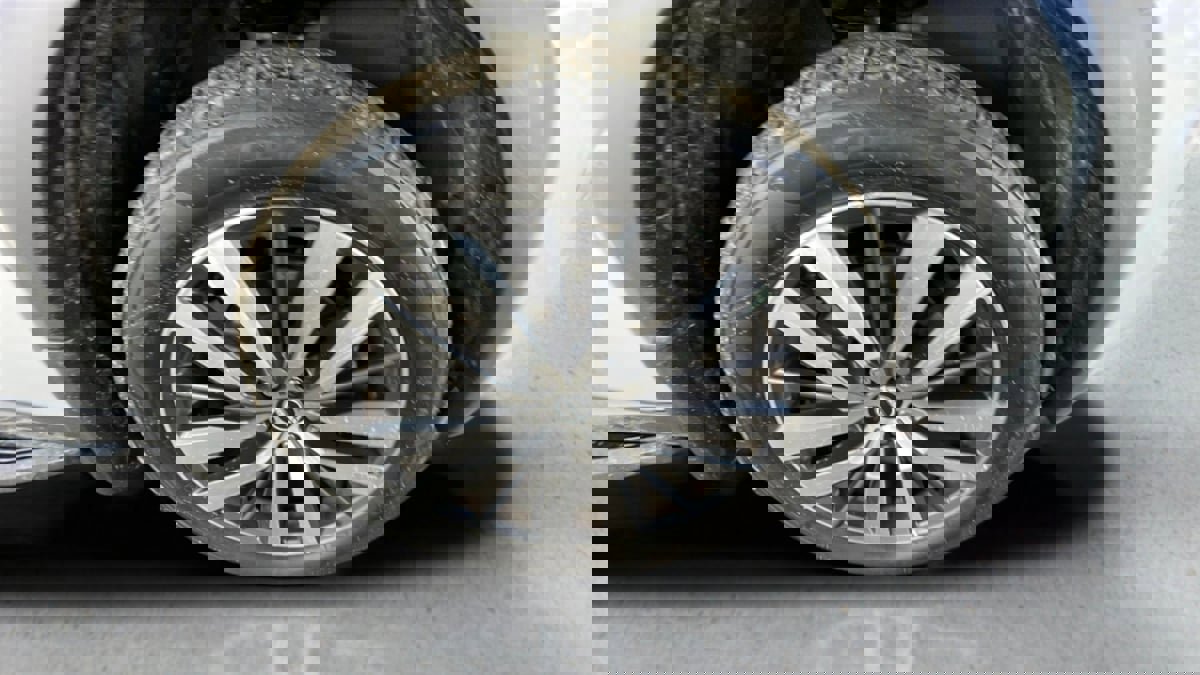 Used 2022 Nissan Pathfinder Platinum w/ Cargo Package image 17