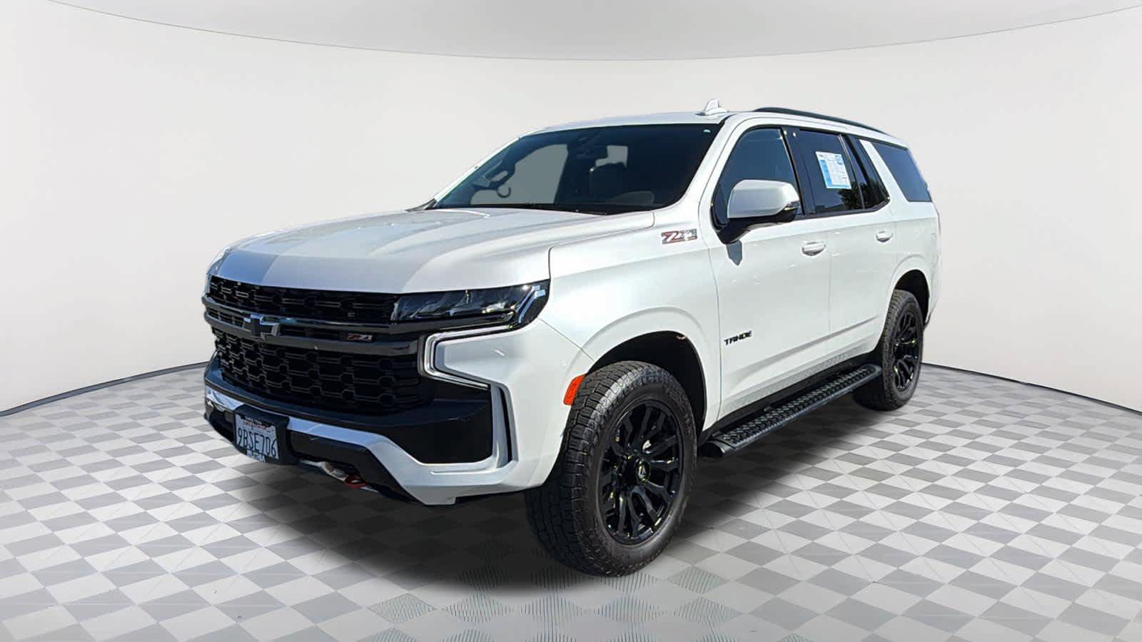 Used 2022 Chevrolet Tahoe Z71 w/ Luxury Package AWD/4WD image 1