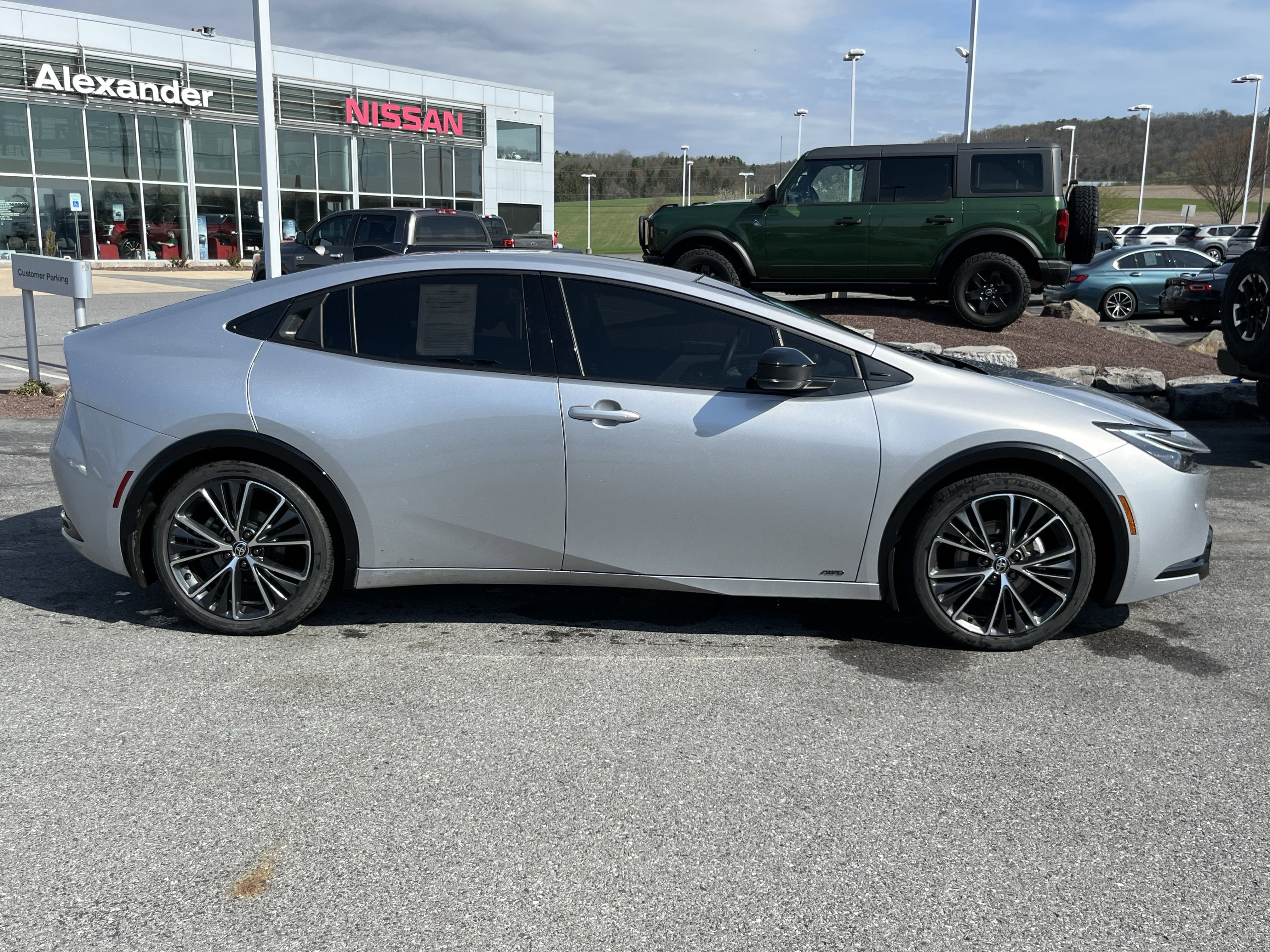 Used 2024 Toyota Prius XLE video 2