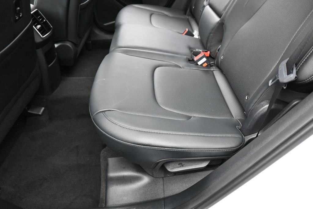 Used 2025 Kia Sportage EX FWD image 35