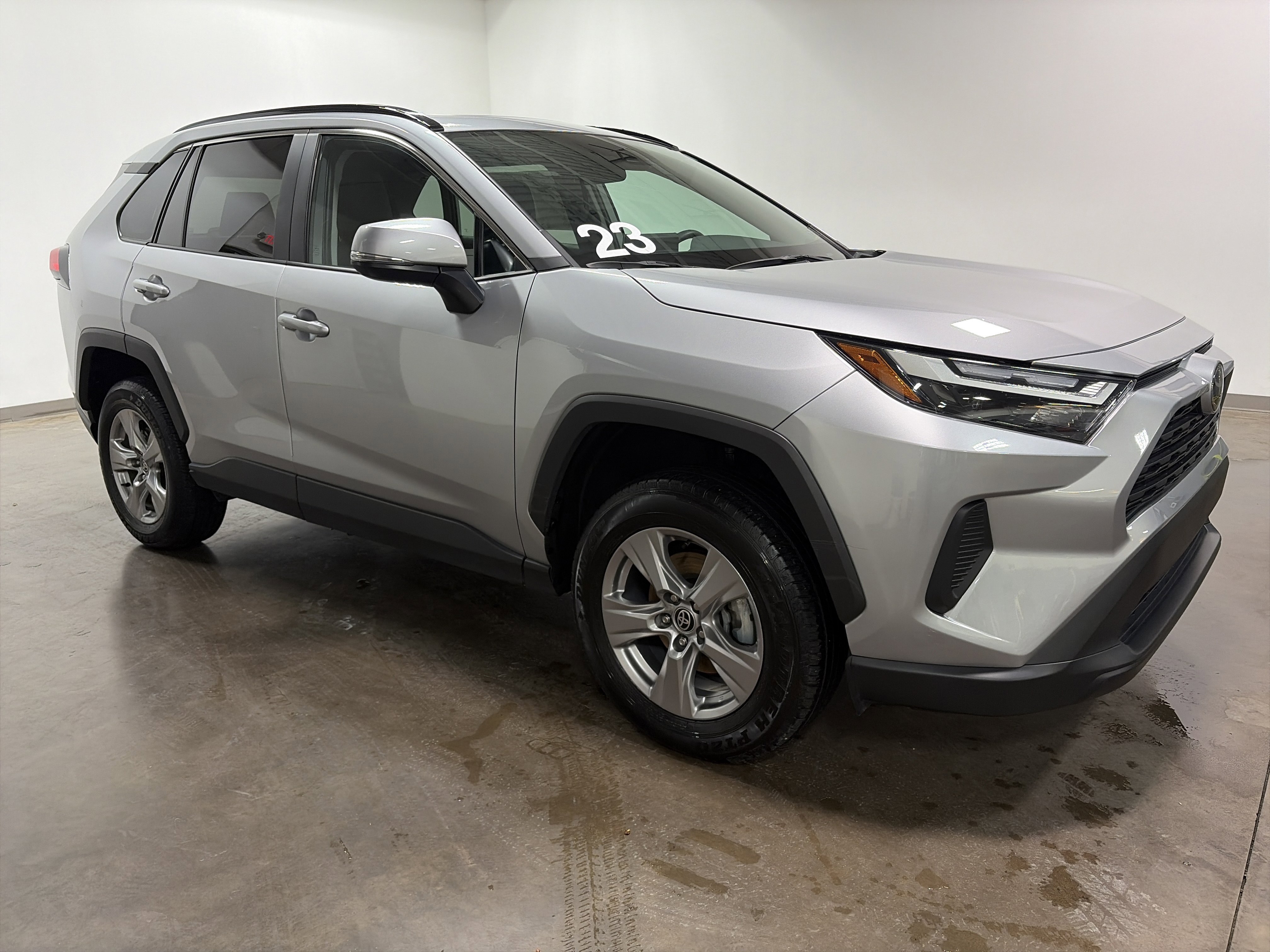 Used 2023 Toyota RAV4 XLE image 2