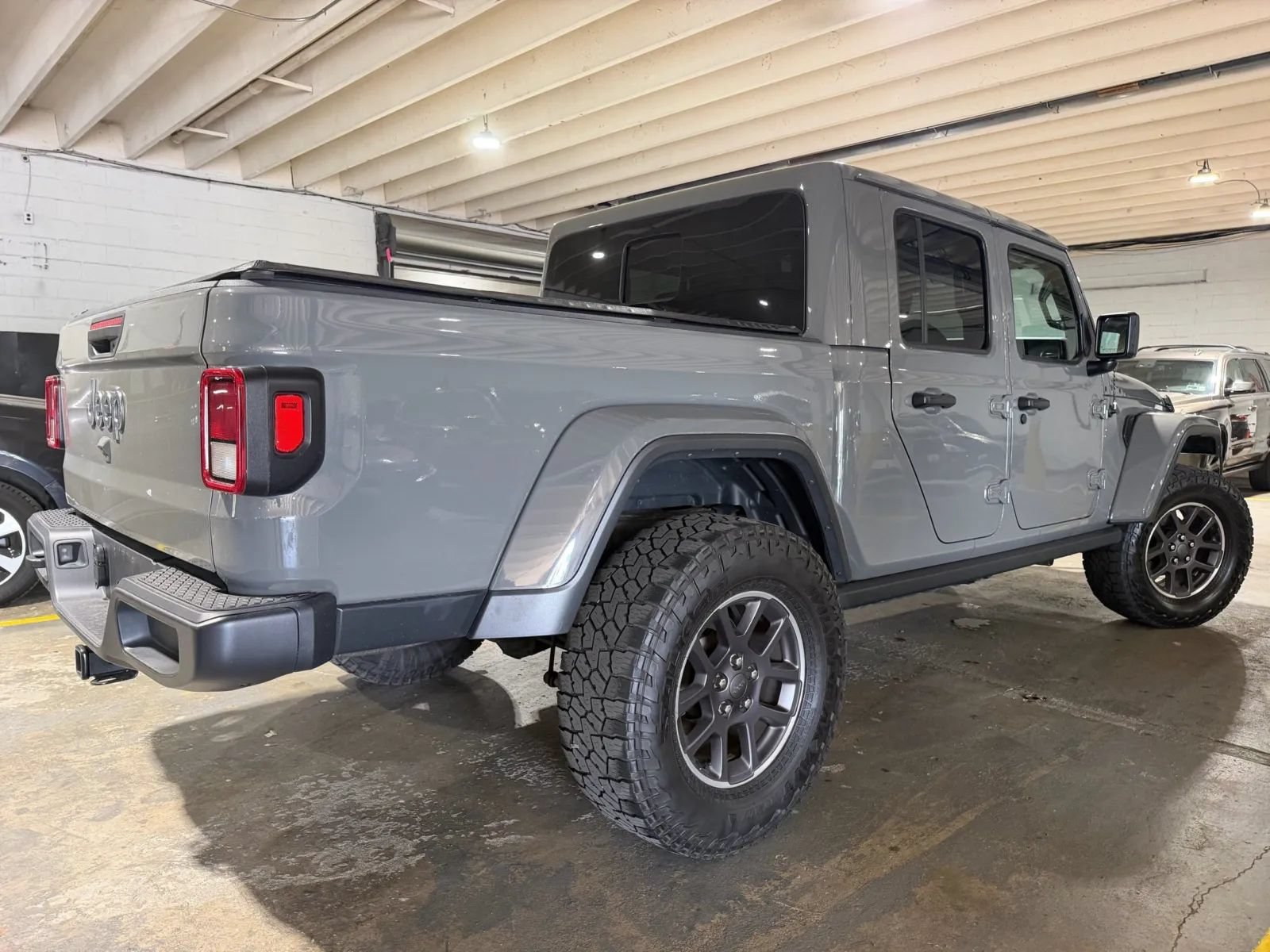 Used 2022 Jeep Gladiator Overland w/ Popular Equipment Package AWD/4WD image 4