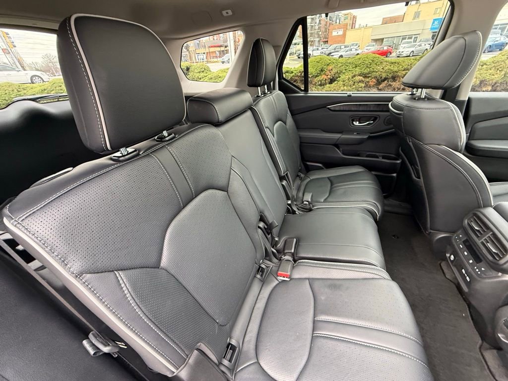 Used 2023 Honda Pilot Elite image 40