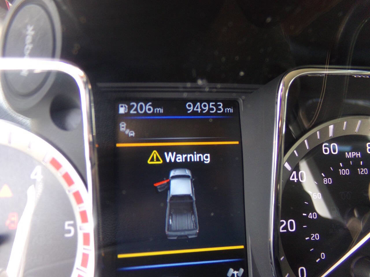 Used 2019 Nissan Titan SL image 37