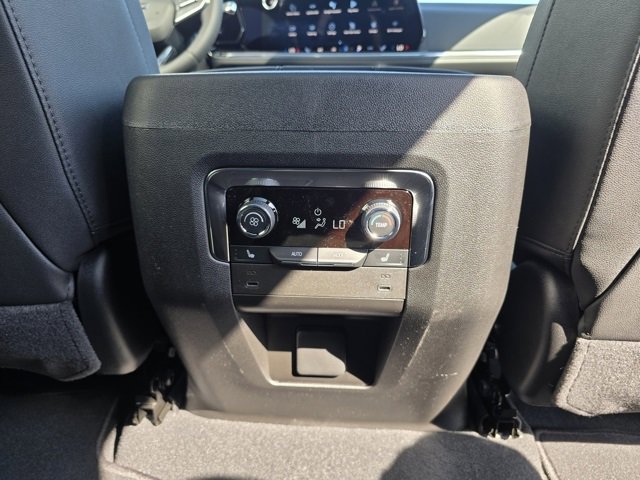 New 2026 Chevrolet Suburban Z71 w/ Comfort Package image 30