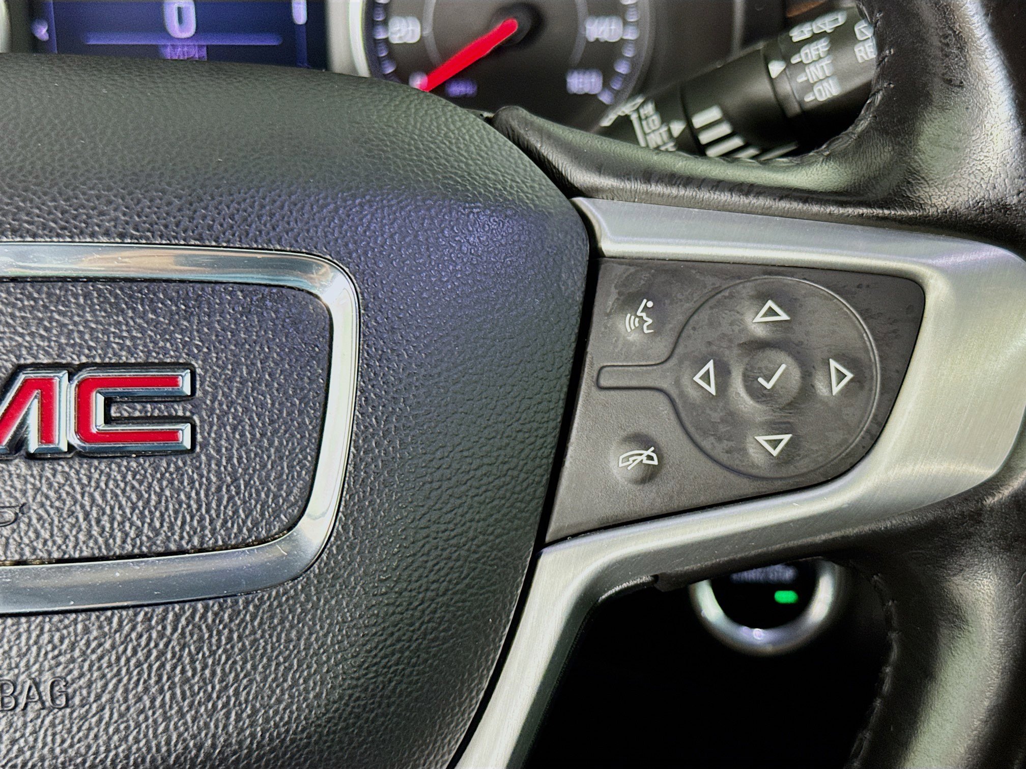 Used 2020 GMC Terrain SLE w/ Driver Convenience Package image 14