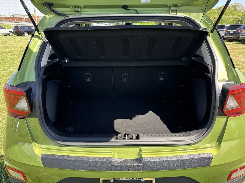 Used 2021 Hyundai Venue SEL FWD image 17