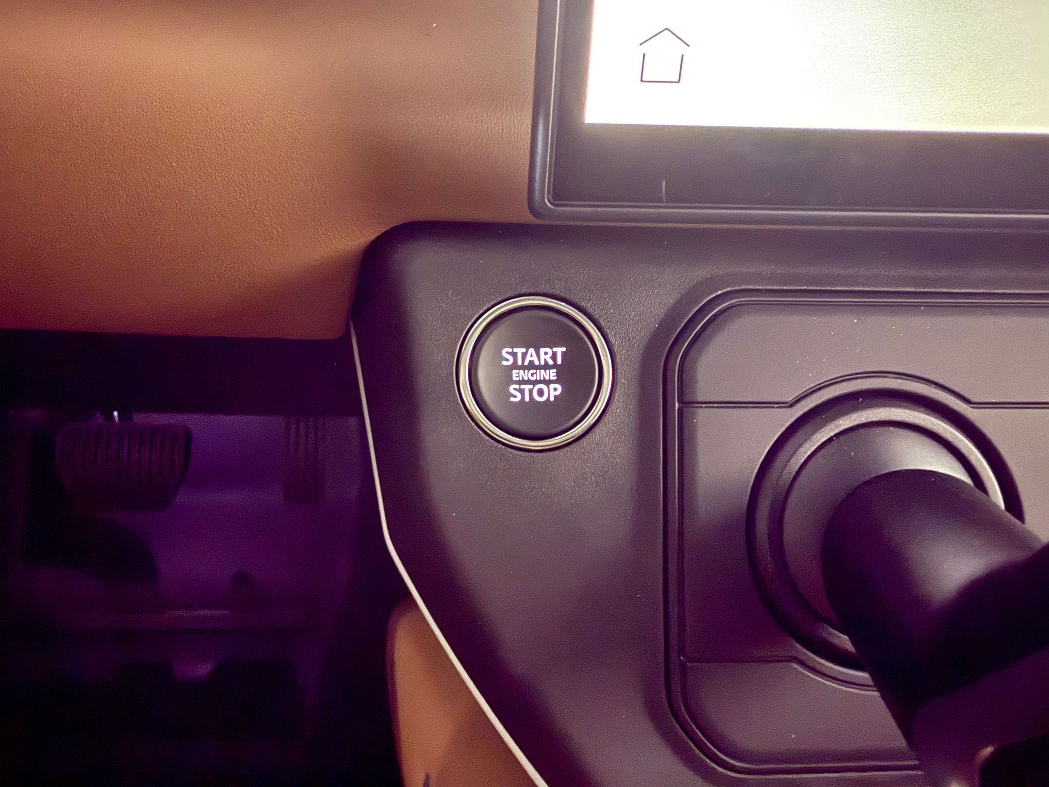 New 2026 Land Rover Defender 130 X-Dynamic SE AWD/4WD image 17