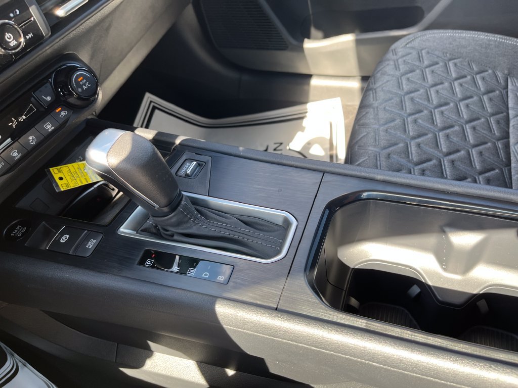 New 2027 Nissan Kicks SV AWD/4WD image 19