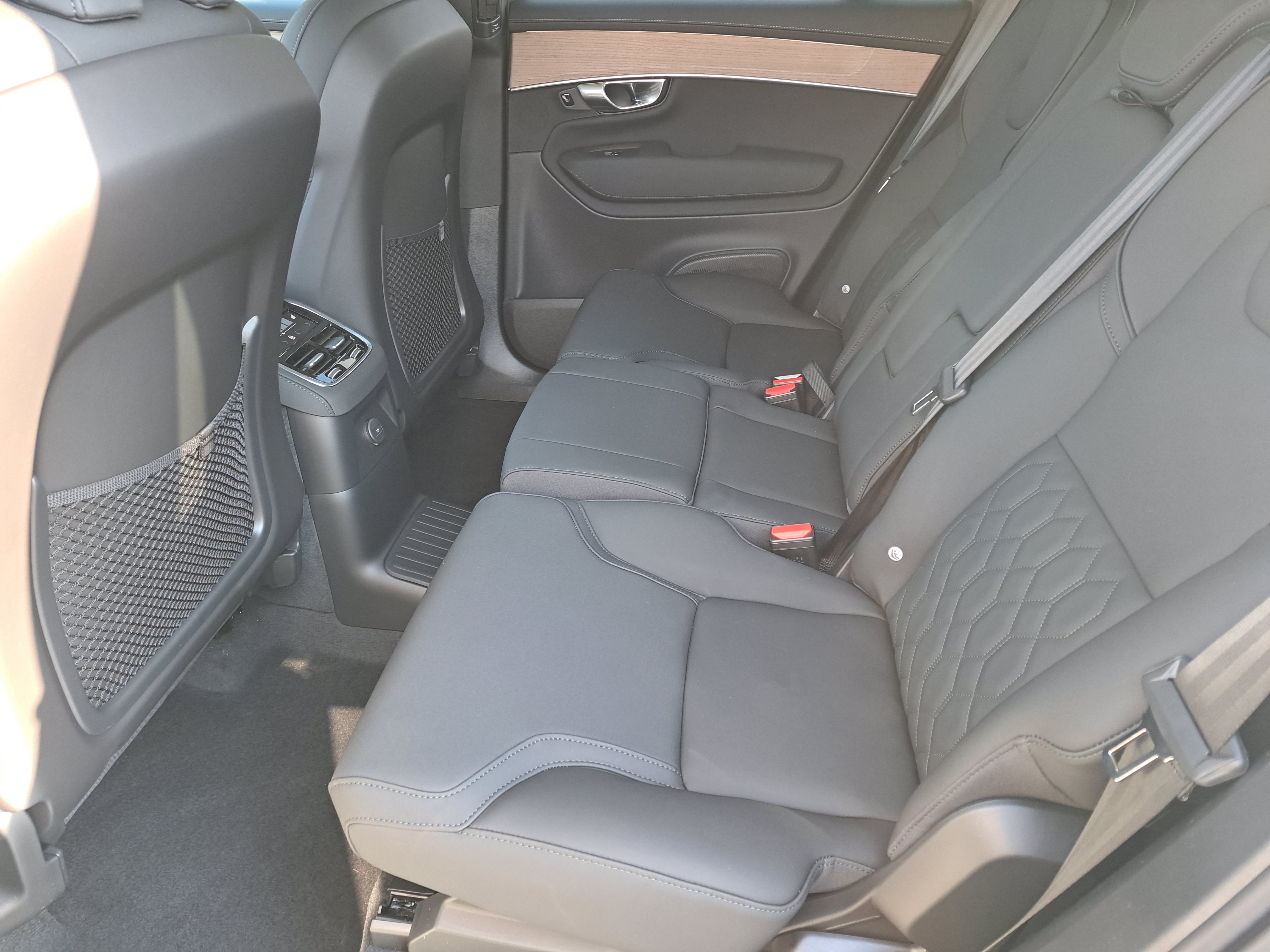 New 2026 Volvo XC90 T8 Plus AWD/4WD image 7