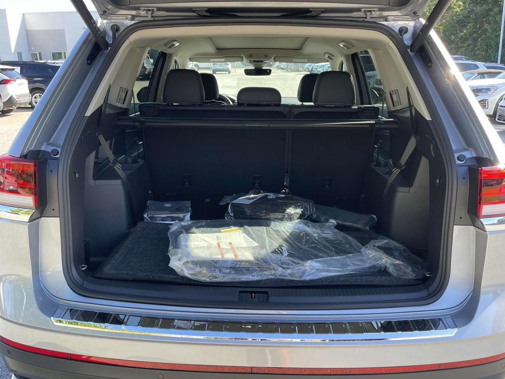 New 2026 Volkswagen Atlas SE FWD image 12