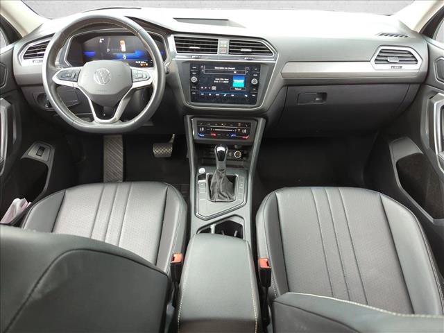 Used 2024 Volkswagen Tiguan SE FWD image 17
