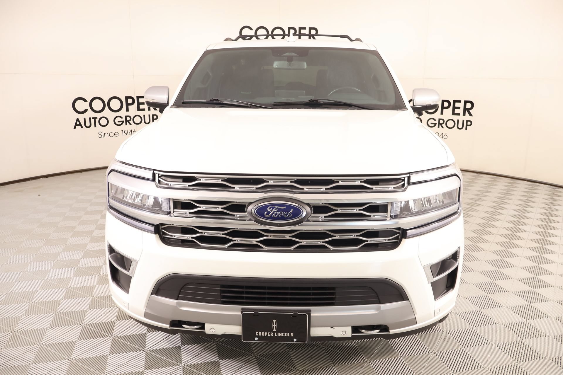 Used 2024 Ford Expedition Max Platinum AWD/4WD image 9