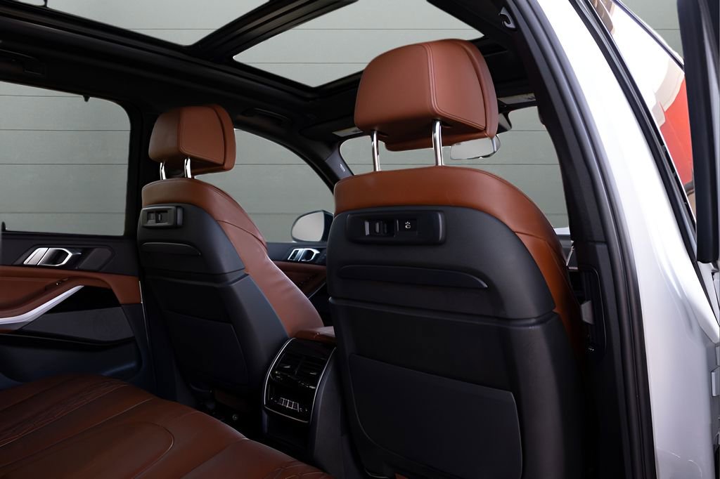 Used 2022 BMW X5 M50i w/ Executive Package AWD/4WD image 67