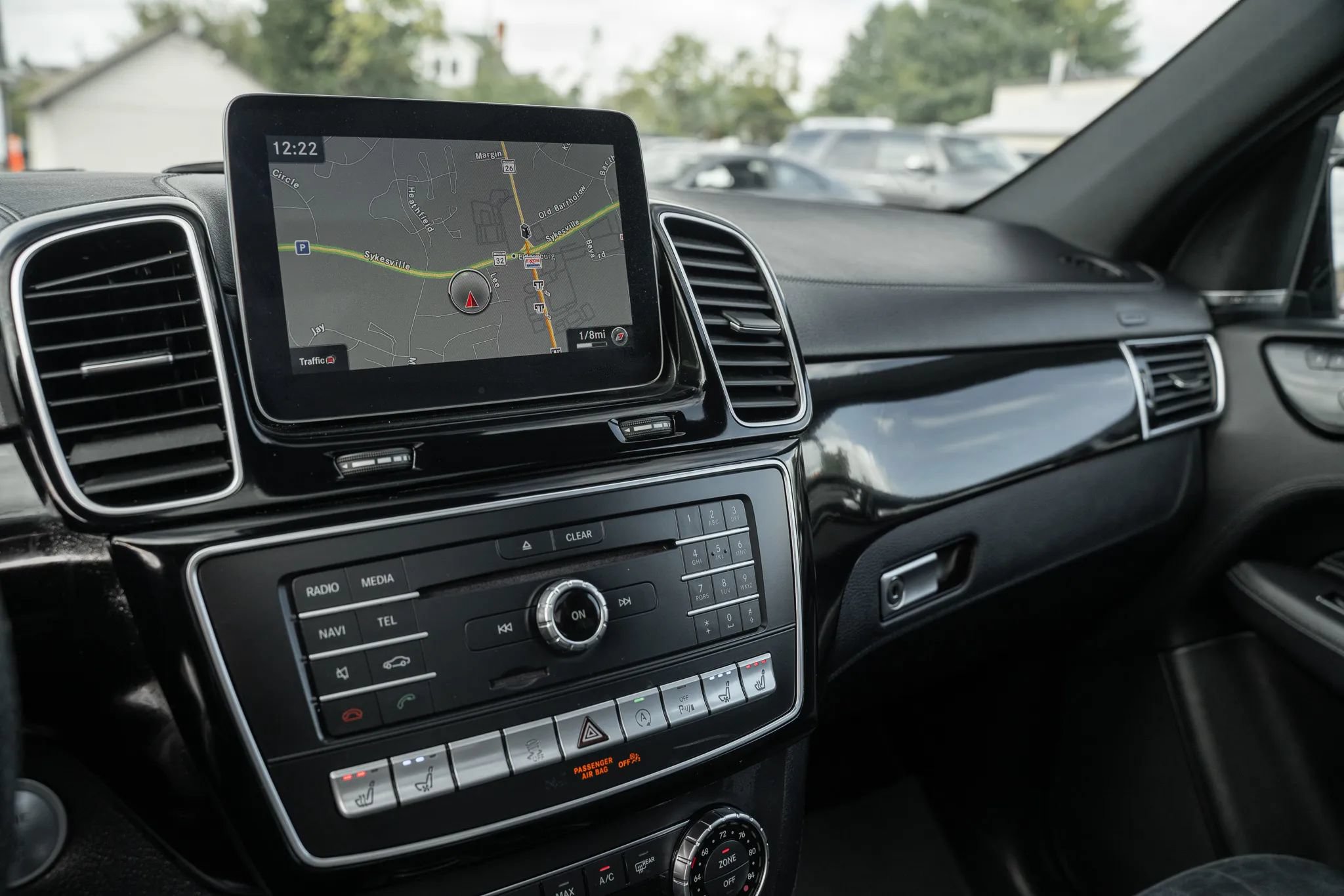 Used 2018 Mercedes-Benz GLE 43 AMG 4MATIC w/ Premium 2 Package image 27
