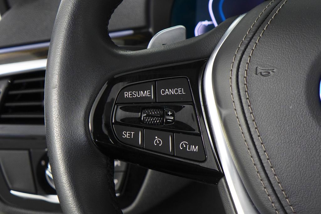 Certified 2022 BMW 530e w/ Convenience Package image 29