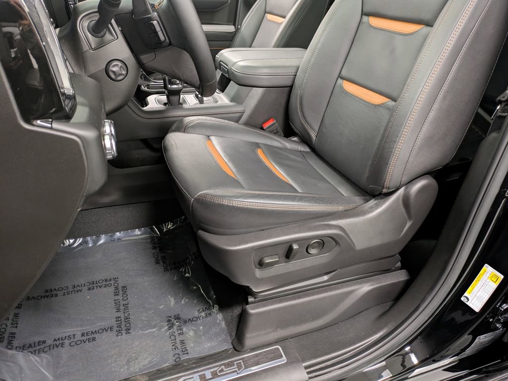 Used 2025 GMC Sierra 1500 AT4 w/ Technology Package image 11