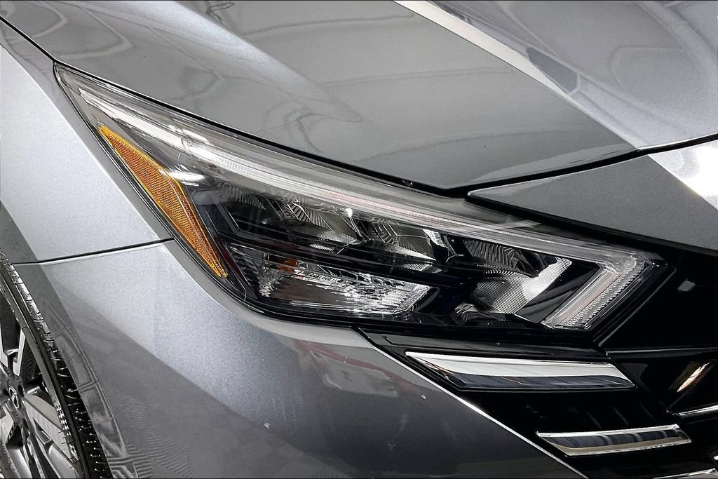Used 2025 Nissan Versa SV w/ Trunk Package FWD image 35