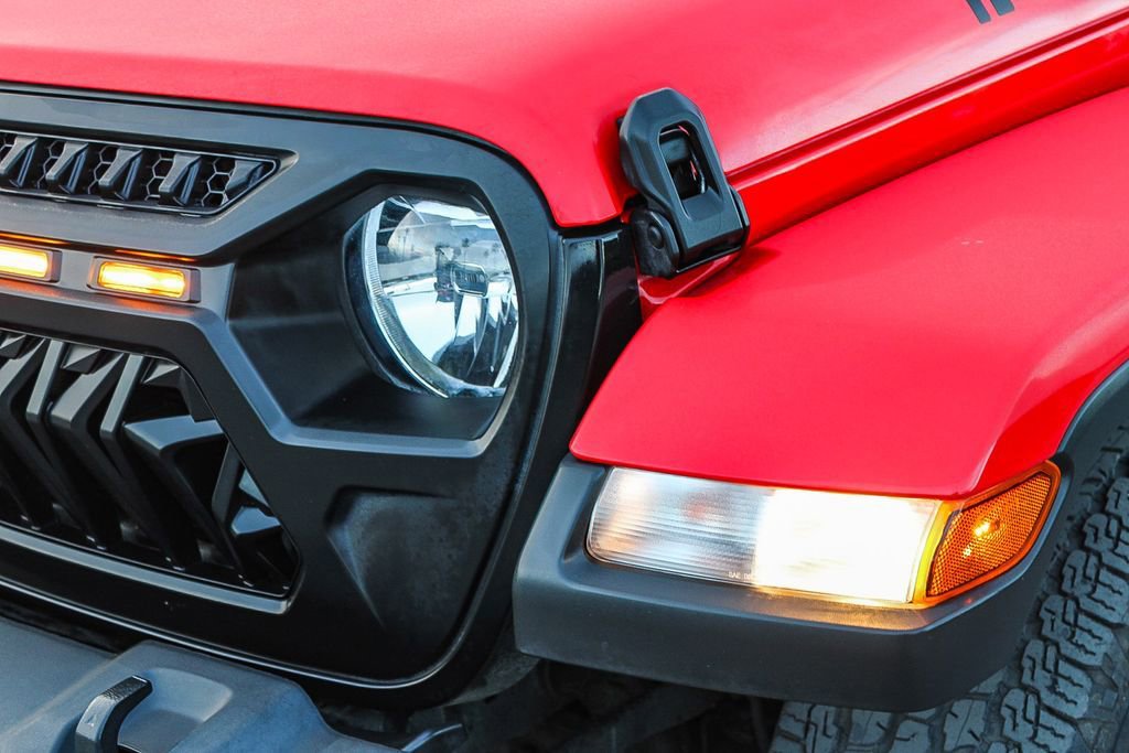 Used 2021 Jeep Wrangler Unlimited Sahara image 5