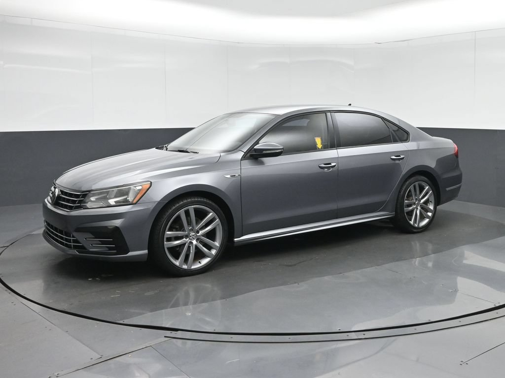 Used 2018 Volkswagen Passat 2.0T R-Line FWD image 3