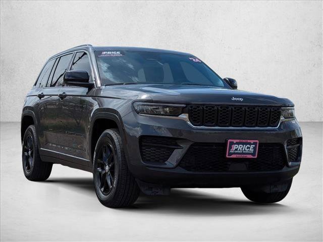 Used 2024 Jeep Grand Cherokee Laredo X w/ Luxury Tech Group I AWD/4WD image 3