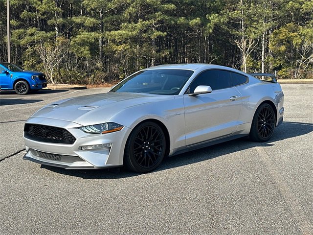 Used 2019 Ford Mustang Coupe image 3