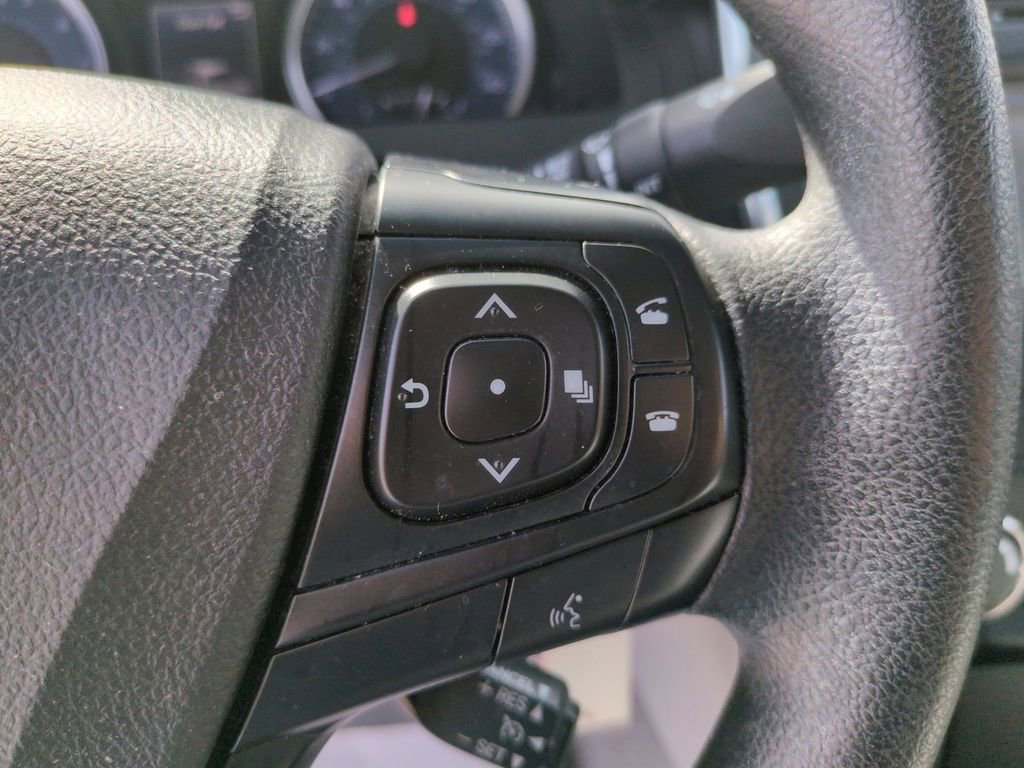 Used 2017 Toyota Camry LE FWD image 18