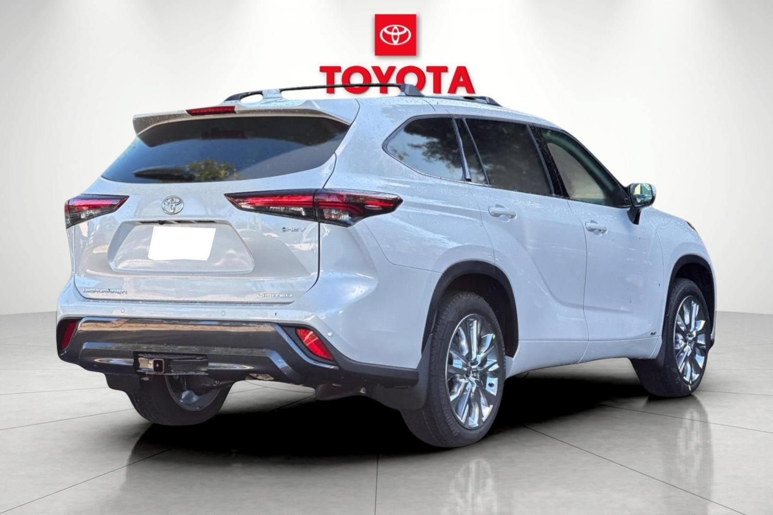 New 2026 Toyota Highlander Limited AWD/4WD image 3