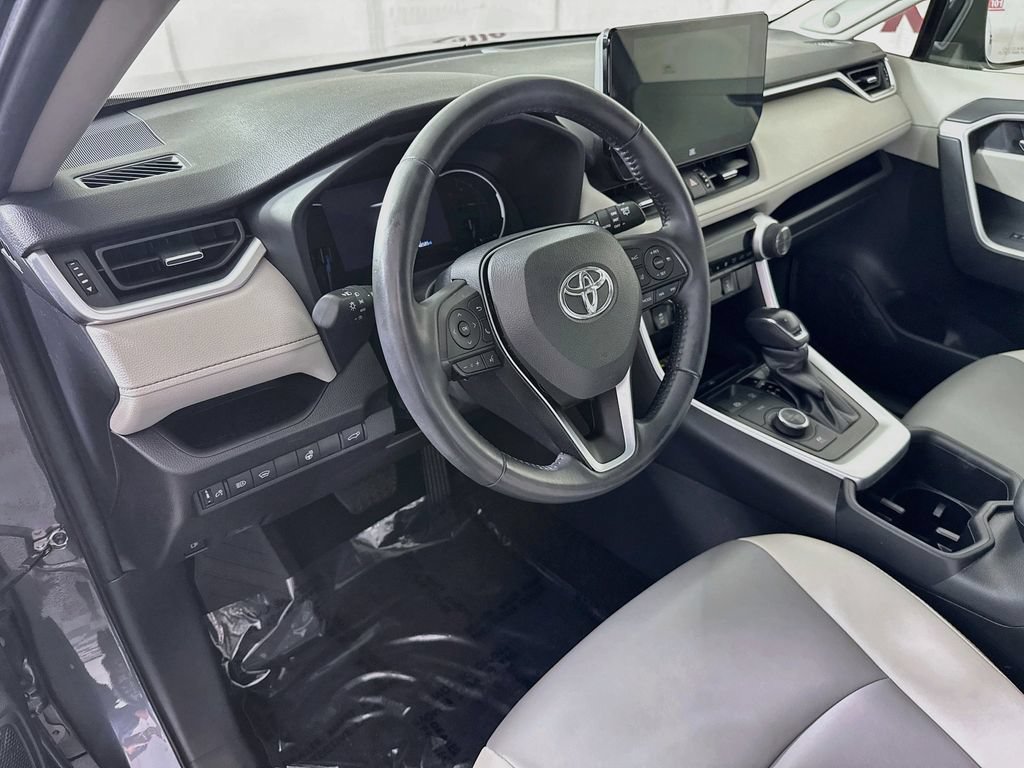 Certified 2023 Toyota RAV4 XLE Premium AWD/4WD image 18