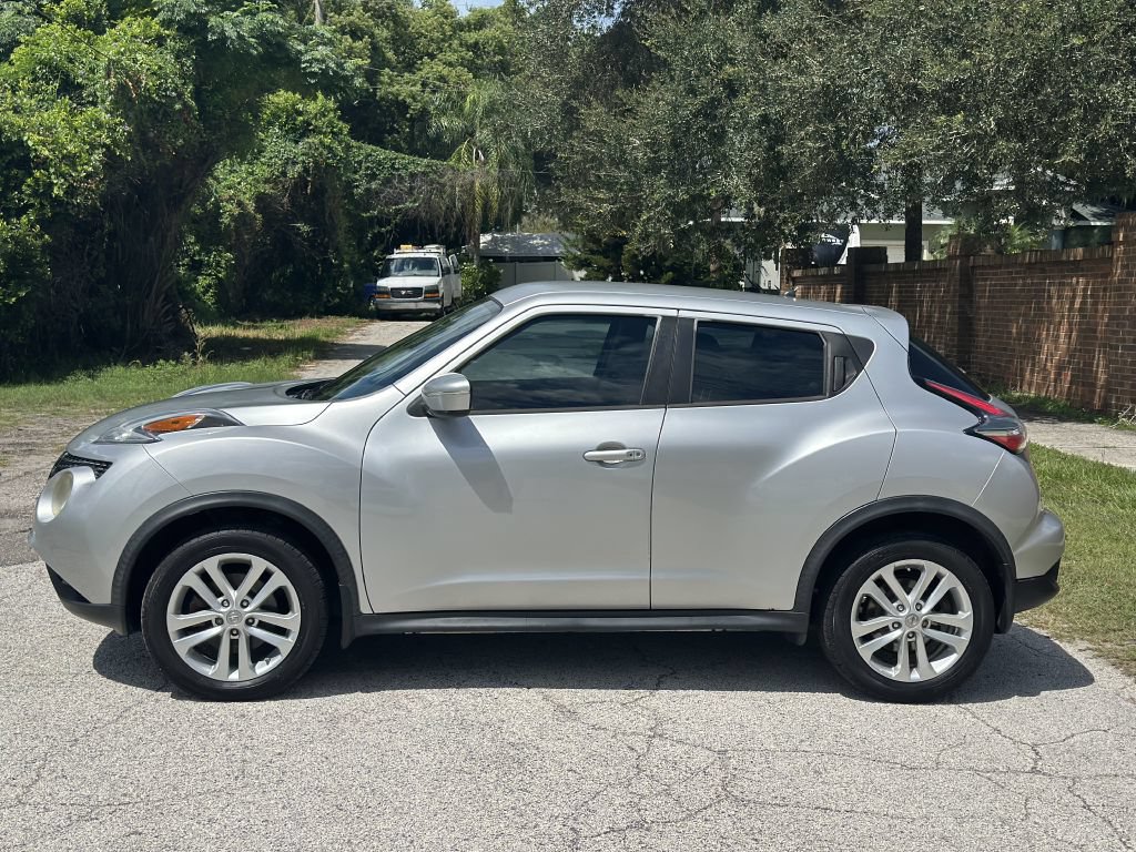 Used 2017 Nissan Juke S FWD image 2