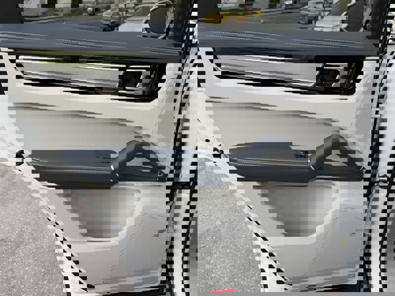 Used 2023 Porsche Cayenne S Platinum w/ Premium Package Plus image 36