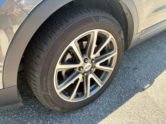 Used 2015 Ford Explorer XLT w/ Equipment Group 202A FWD image 9