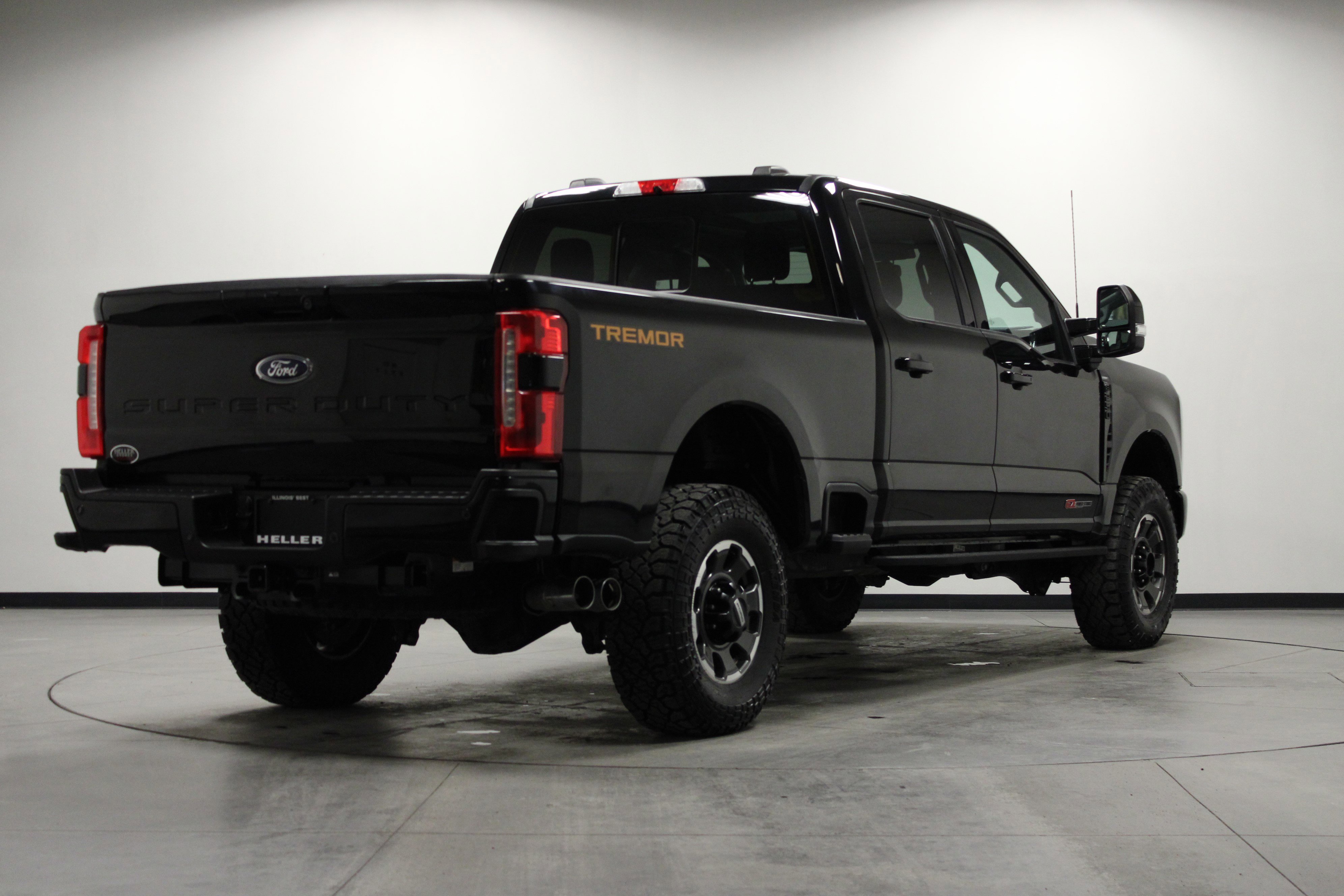 Used 2023 Ford F250 Lariat w/ Lariat Ultimate Package image 4