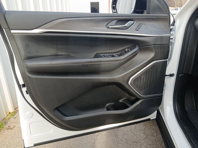 New 2026 Jeep Grand Cherokee Limited w/ Limited Altitude Package image 50