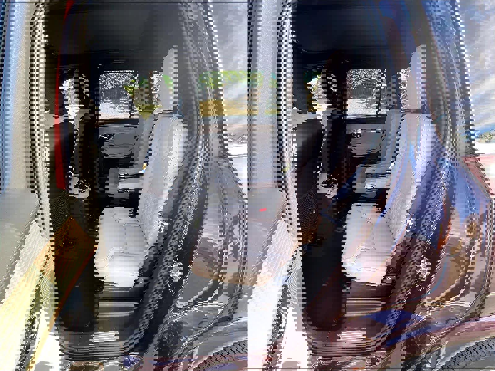 New 2026 Volvo XC90 T8 Plus w/ Protection Package Premier image 12