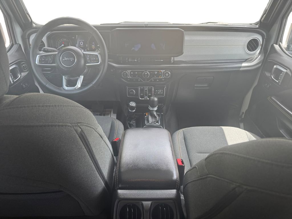 Certified 2025 Jeep Wrangler Unlimited Sahara w/ Safety Group image 10