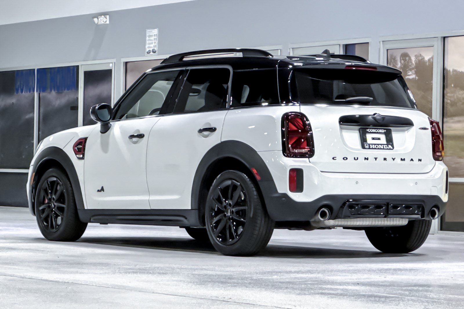 Used 2024 MINI Cooper Countryman John Cooper Works w/ Signature Upholstery Package AWD/4WD image 3