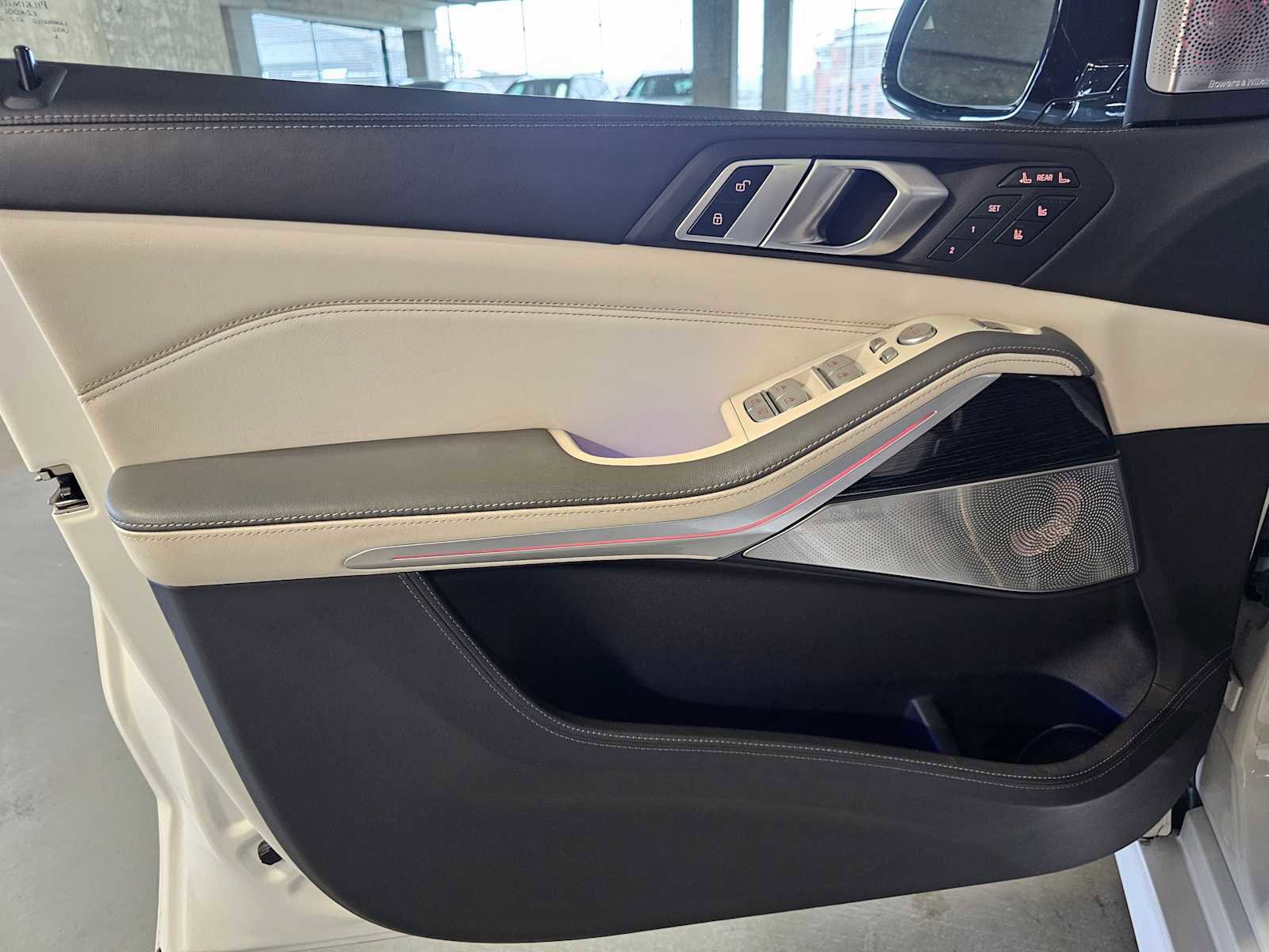 Used 2023 BMW X7 M60i w/ Executive Package AWD/4WD image 31