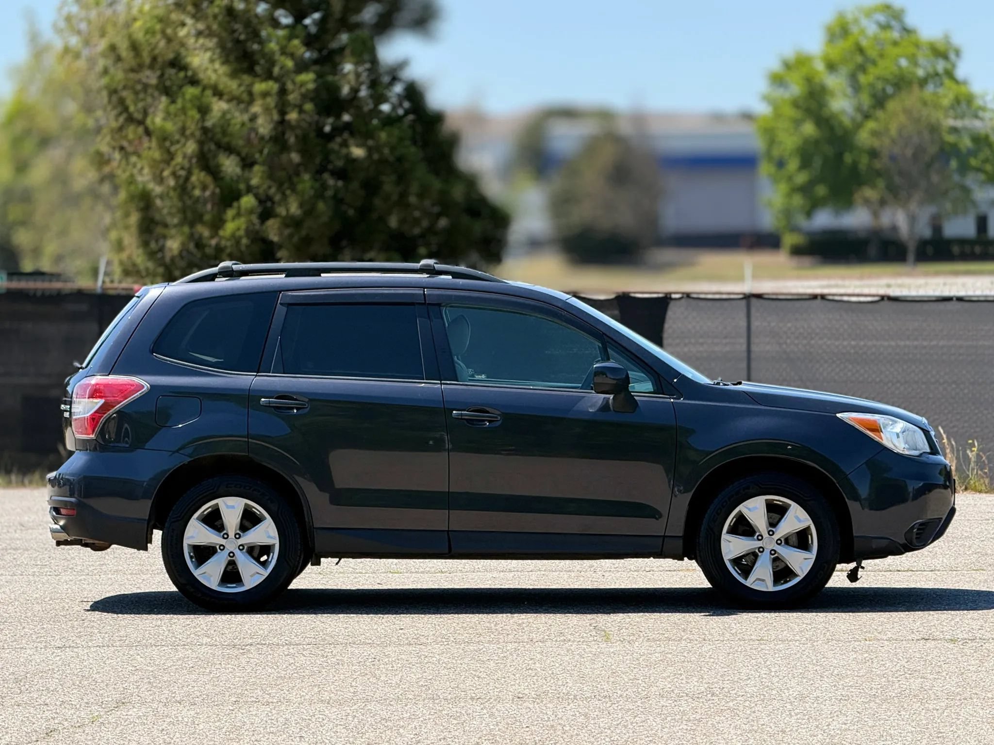 Used 2015 Subaru Forester 2.5i Premium w/ All-Weather Package AWD/4WD image 8