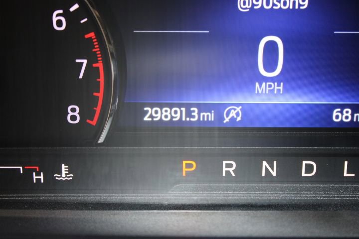 Used 2022 Ford Explorer XLT w/ Equipment Group 202A image 4