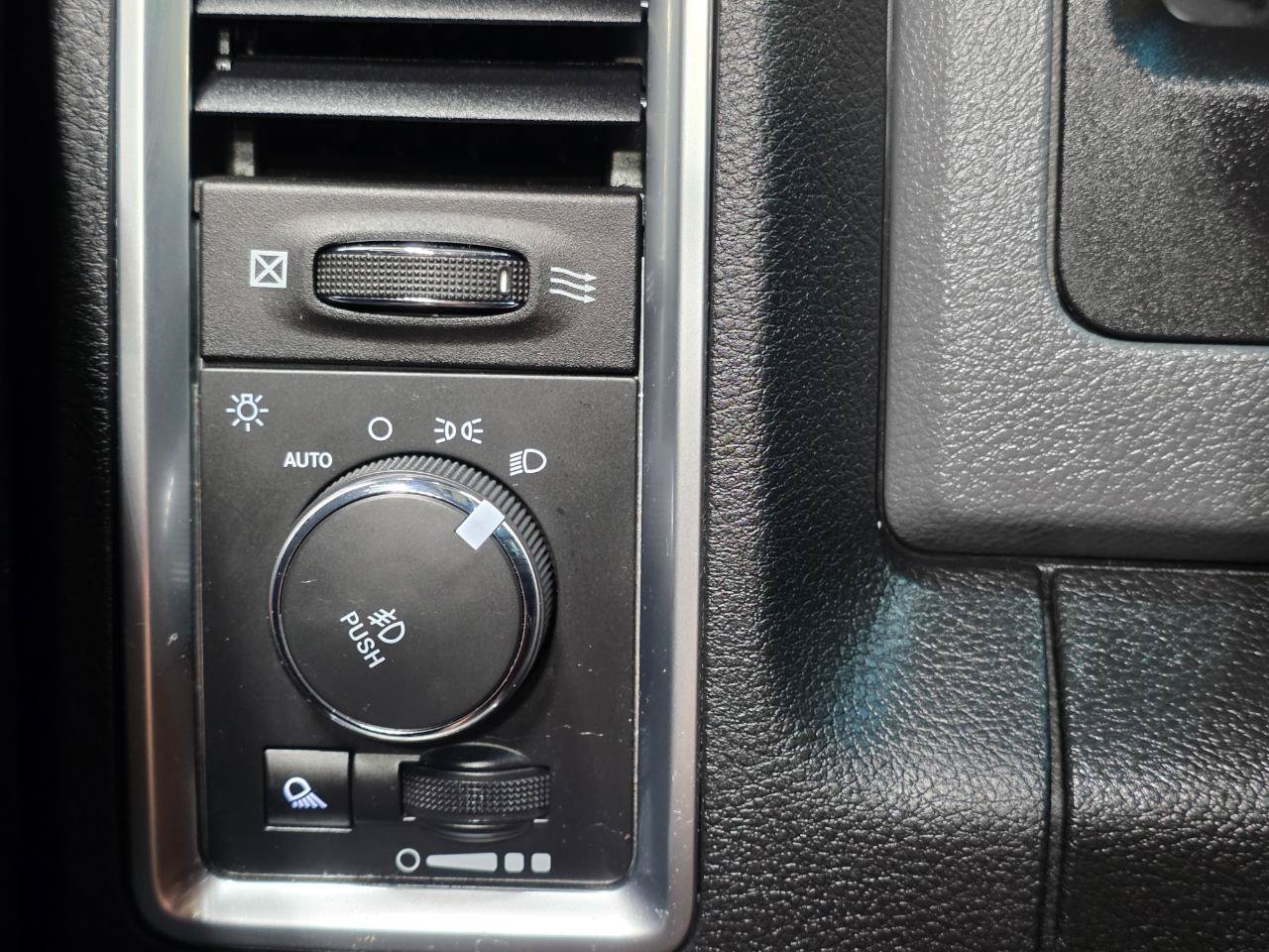 Used 2018 RAM 1500 Big Horn AWD/4WD image 36