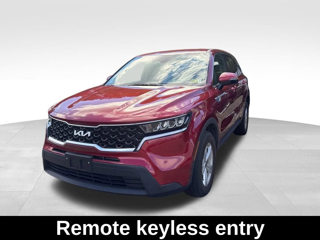 Used 2023 Kia Sorento LX image 4