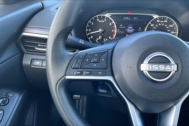 Used 2024 Nissan Altima 2.5 SV image 11