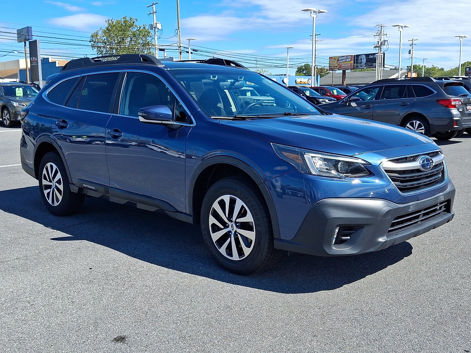 Used 2022 Subaru Outback Premium w/ Popular Package #1 AWD/4WD image 3